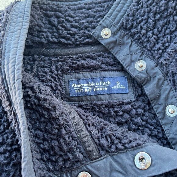 Abercrombie & Fitch small blue sherpa pullover - Picture 9 of 9